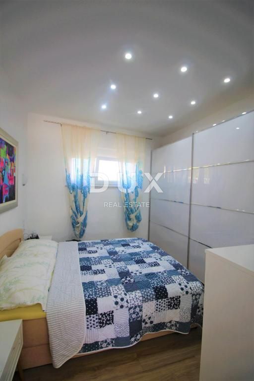 ISOLA DI PAG, KOŠLJUN - Bellissimo appartamento con tre camere da letto di 98 m2