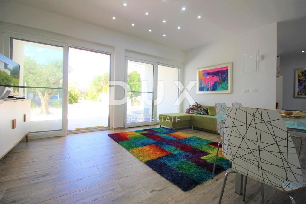 ISOLA DI PAG, KOŠLJUN - Bellissimo appartamento con tre camere da letto di 98 m2
