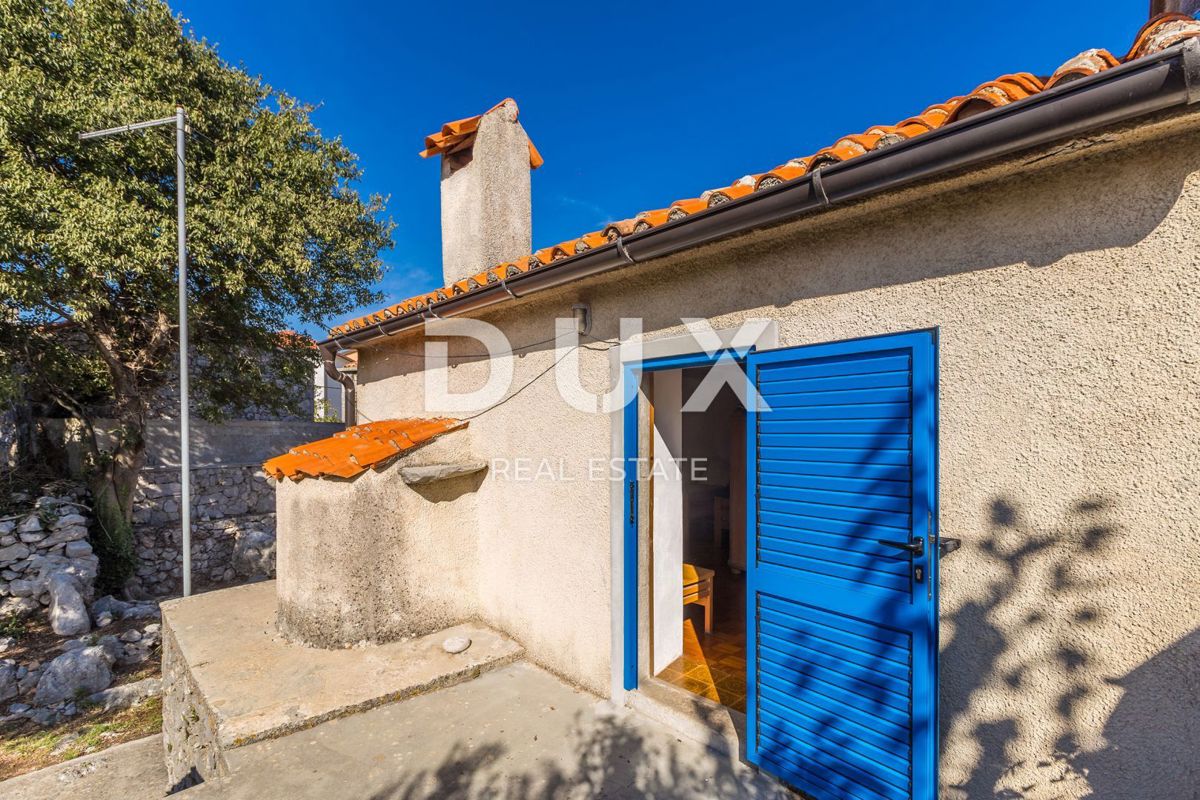 ISOLA DI KRK, KORNIĆ - Autentica casa in pietra con cortile