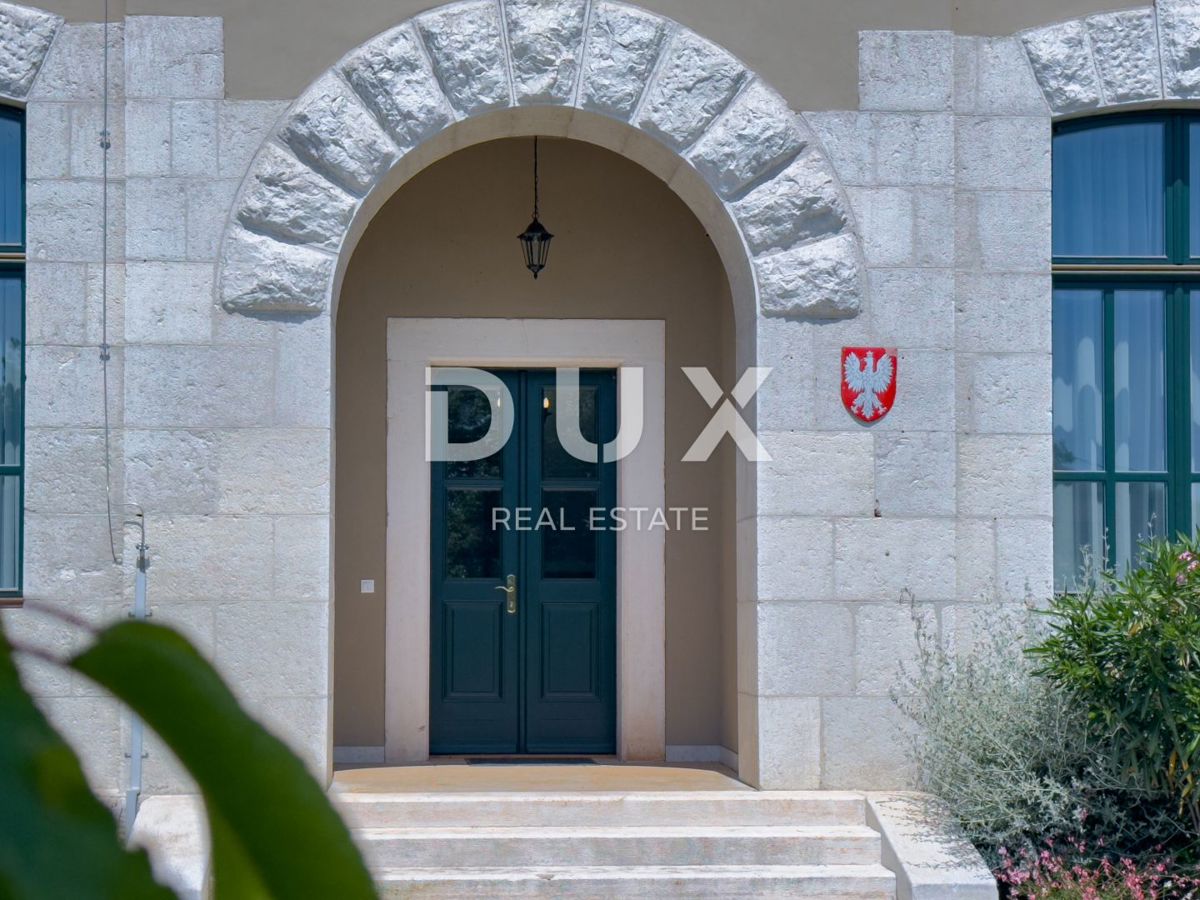ISTRIA, PARENZO – Una villa unica con anima storica ed eleganza italiana