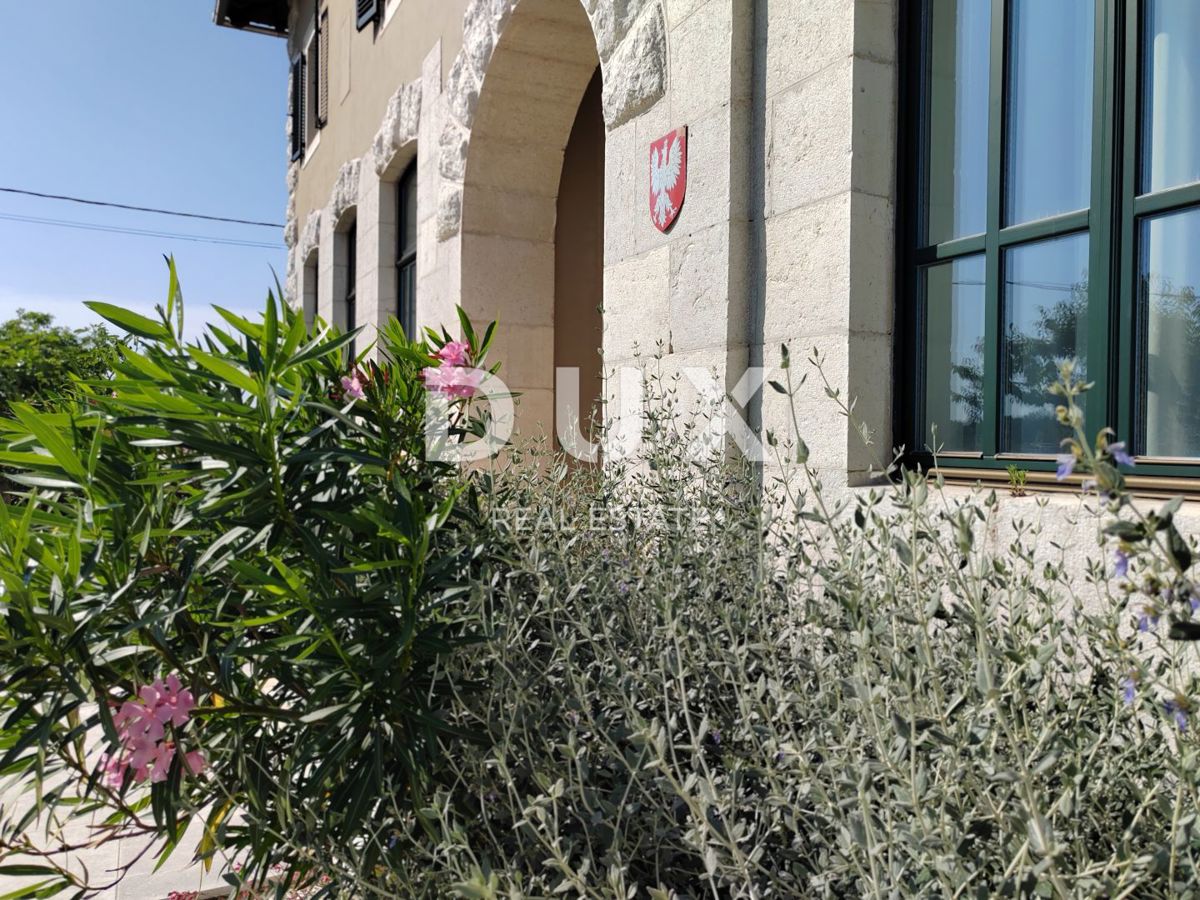 ISTRIA, PARENZO – Una villa unica con anima storica ed eleganza italiana