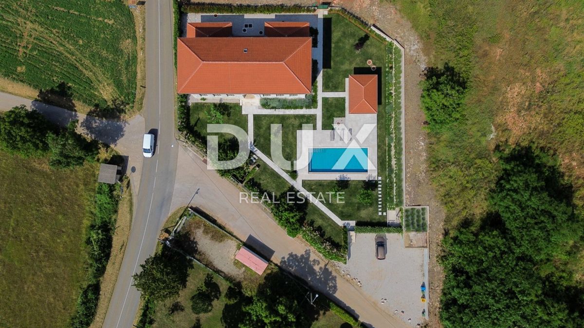ISTRIA, PARENZO – Una villa unica con anima storica ed eleganza italiana