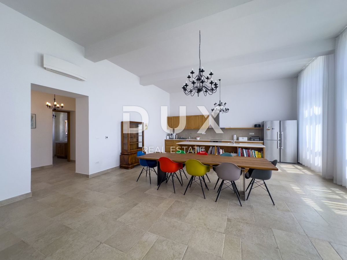 ISTRIA, PARENZO – Una villa unica con anima storica ed eleganza italiana