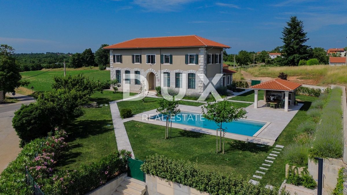 ISTRIA, PARENZO – Una villa unica con anima storica ed eleganza italiana