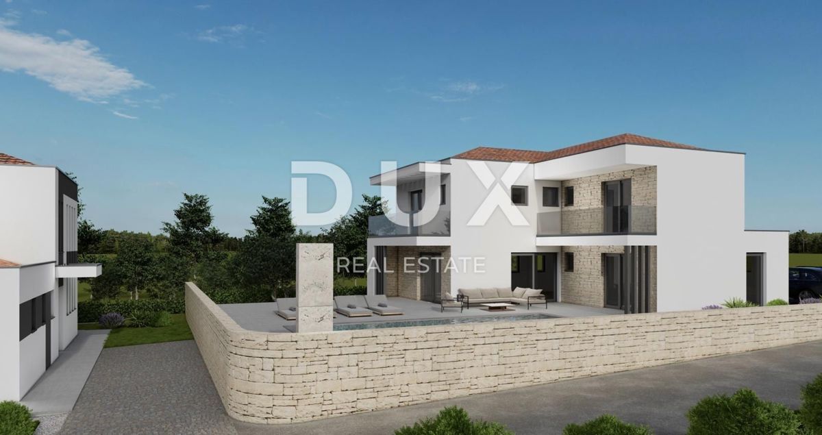 ISTRIA, VIŠNJAN - Terreno edificabile con richiesta presentata per la costruzione di due ville moderne indipendenti