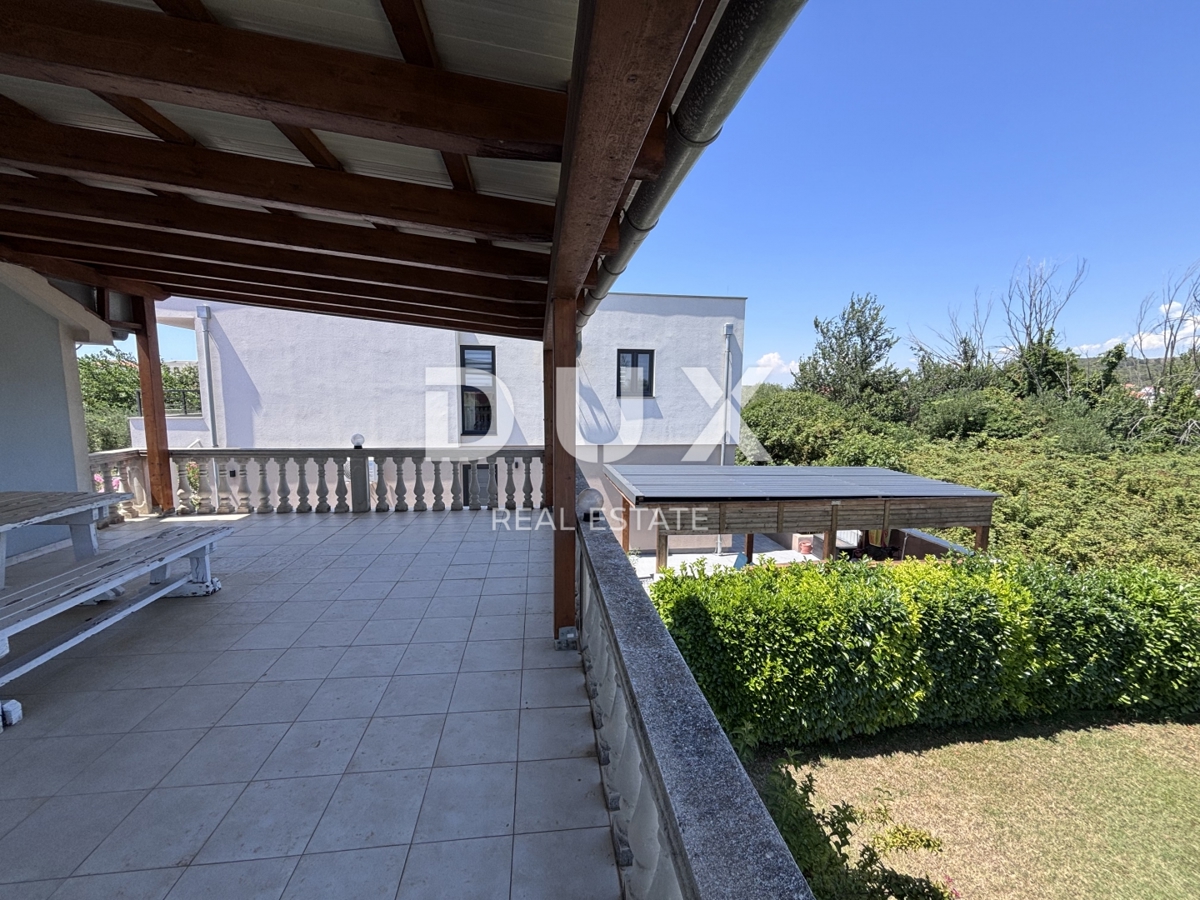 ZADAR, BIBINJE - Palazzina a 150 m dal mare