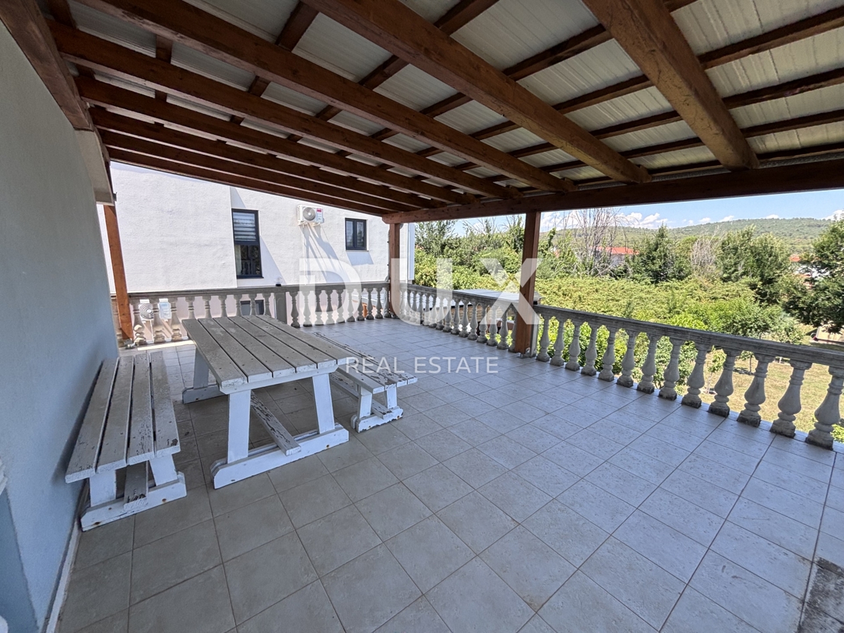 ZADAR, BIBINJE - Palazzina a 150 m dal mare