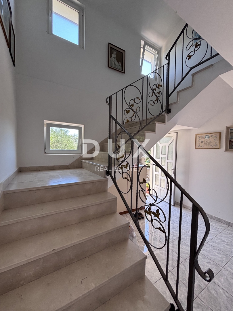 ZADAR, BIBINJE - Palazzina a 150 m dal mare