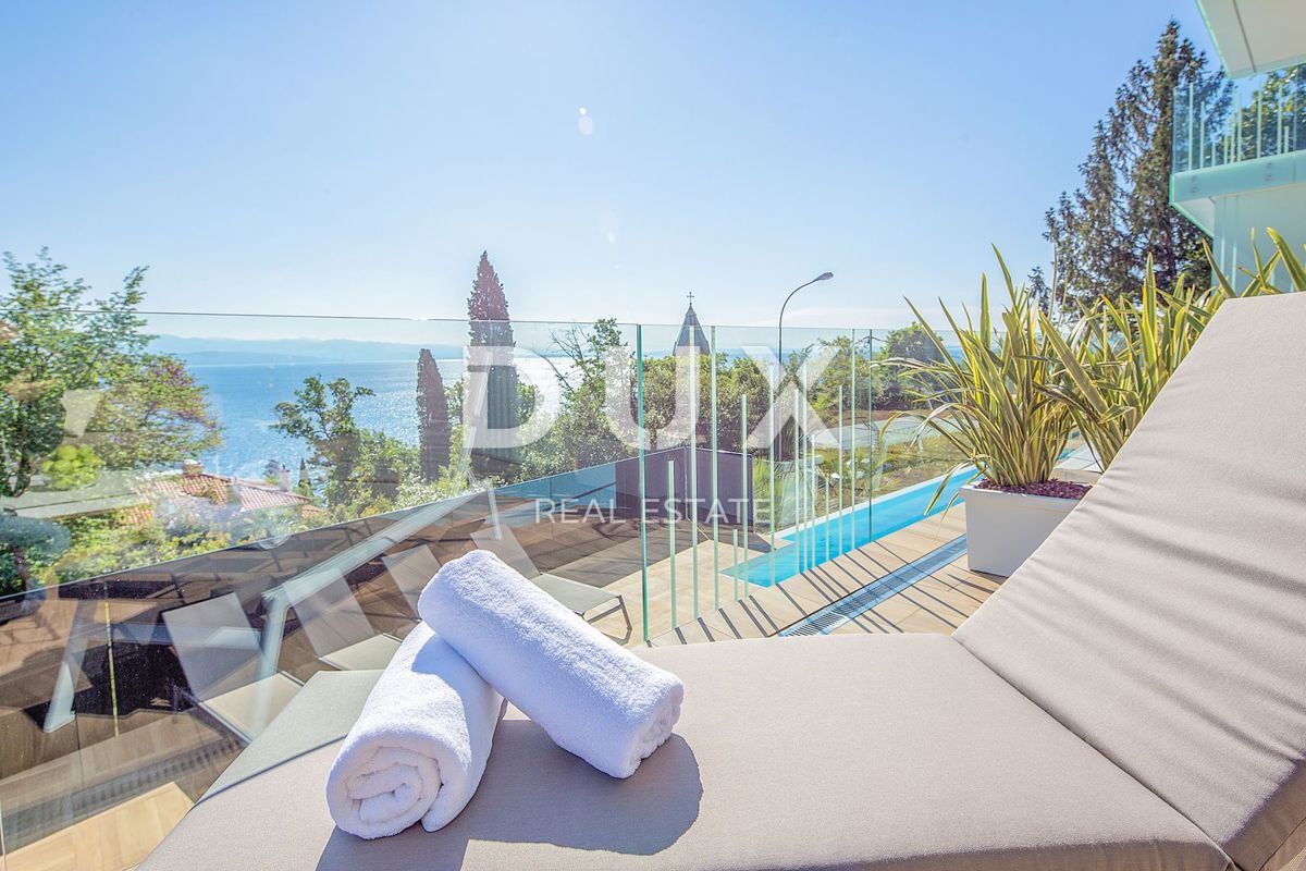 OPATIJA, CENTRO - lussuoso appartamento in un nuovo edificio con piscina, vista, vicino al mare e Opatija