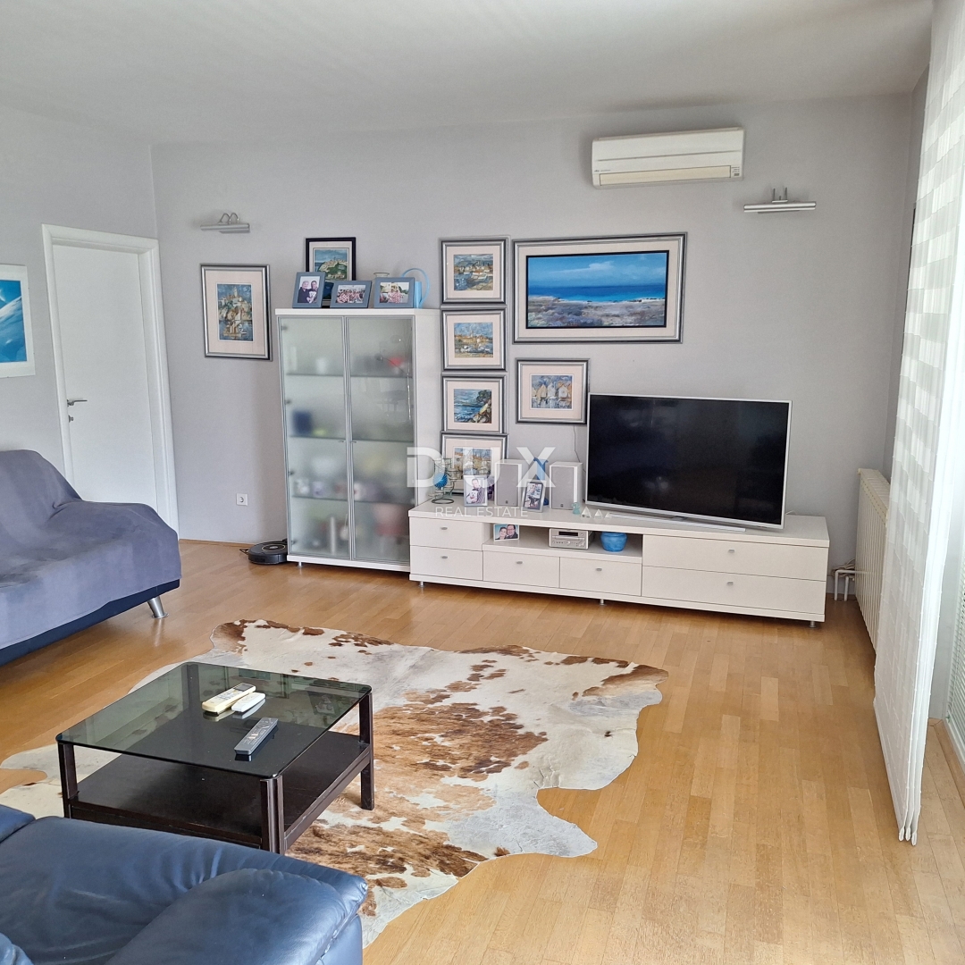 ISOLA DI KRK, CITTÀ DI KRK - Casa indipendente in posizione privilegiata