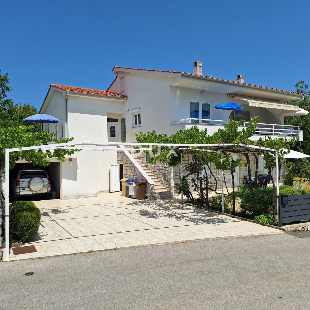 ISOLA DI KRK, CITTÀ DI KRK - Casa indipendente in posizione privilegiata