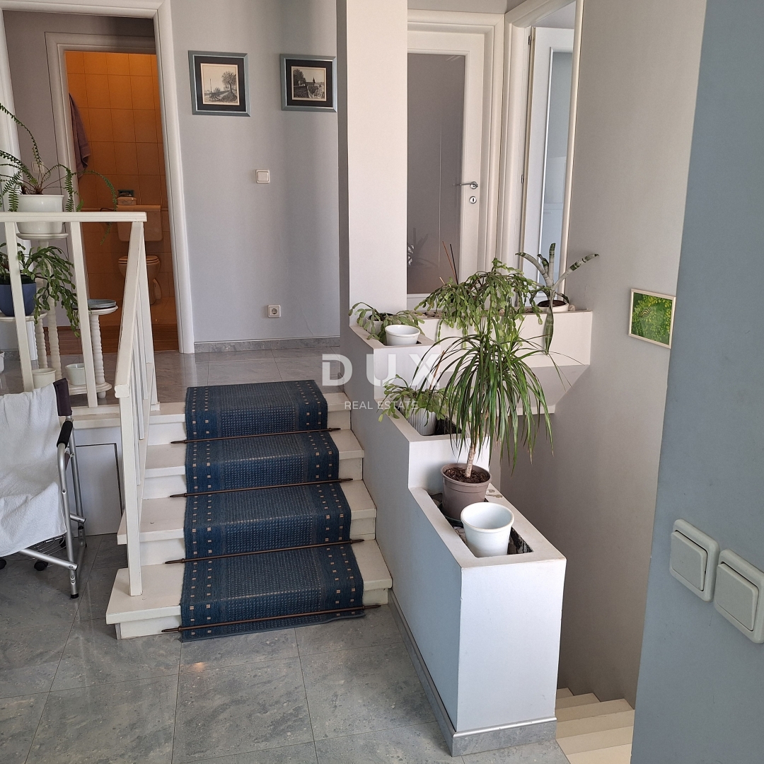 ISOLA DI KRK, CITTÀ DI KRK - Casa indipendente in posizione privilegiata