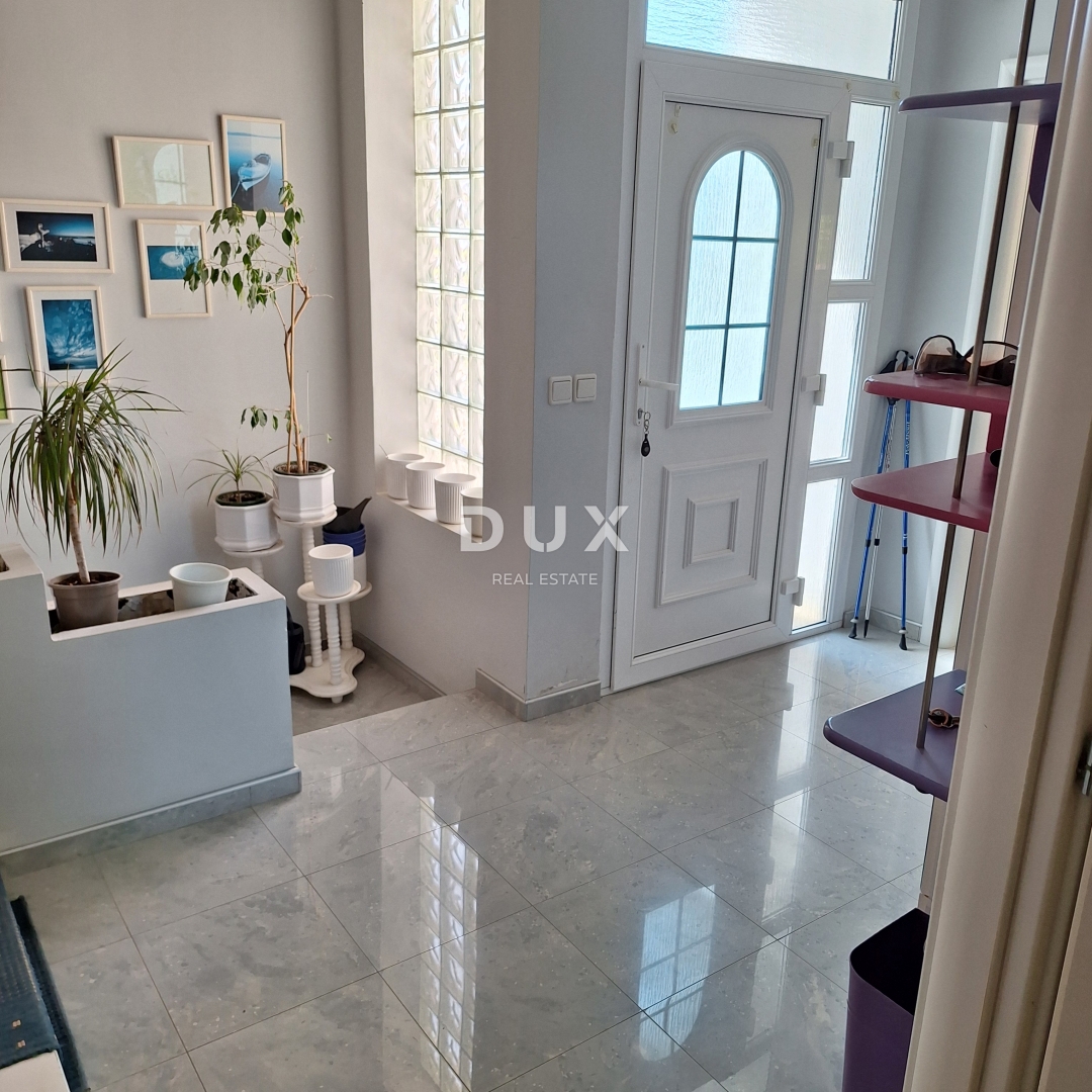 ISOLA DI KRK, CITTÀ DI KRK - Casa indipendente in posizione privilegiata