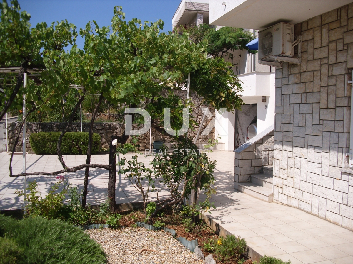 ISOLA DI KRK, CITTÀ DI KRK - Casa indipendente in posizione privilegiata