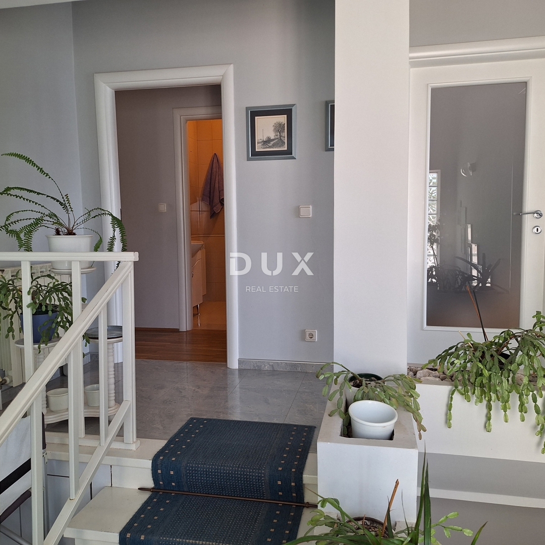 ISOLA DI KRK, CITTÀ DI KRK - Casa indipendente in posizione privilegiata