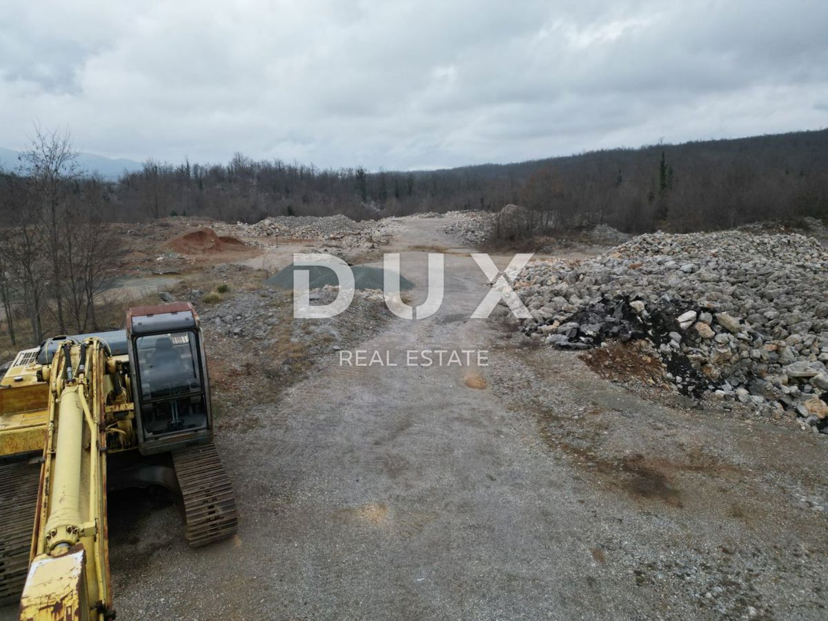 MATULJI, PERMANI - Terreno edificabile di 12000 m2 nella zona di lavoro per magazzini/capannoni, ZONA M