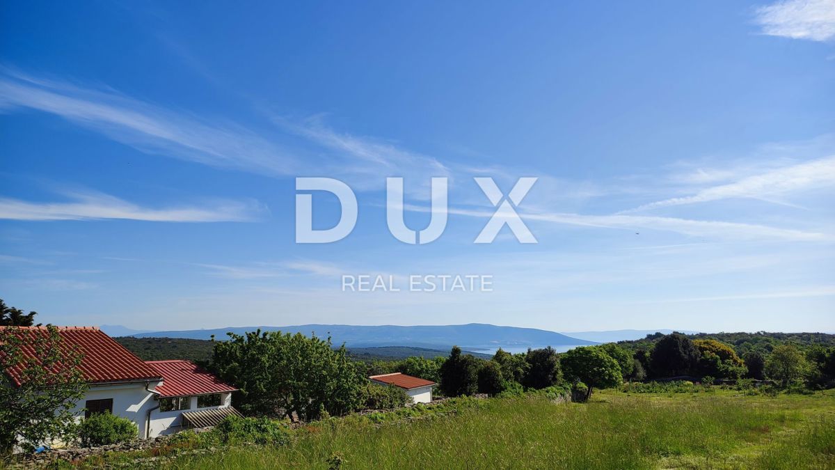ISTRIA, KAVRAN - Interessante terreno edificabile ideale per la costruzione di una villa/complesso di ville/casa familiare/casa per le vacanze