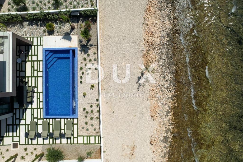 ZADAR, ZATON - villa prima fila al mare