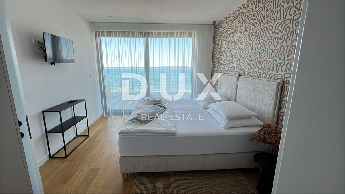 ZADAR, ZATON - villa prima fila al mare