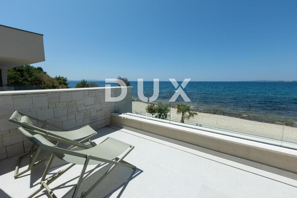 ZADAR, ZATON - villa prima fila al mare