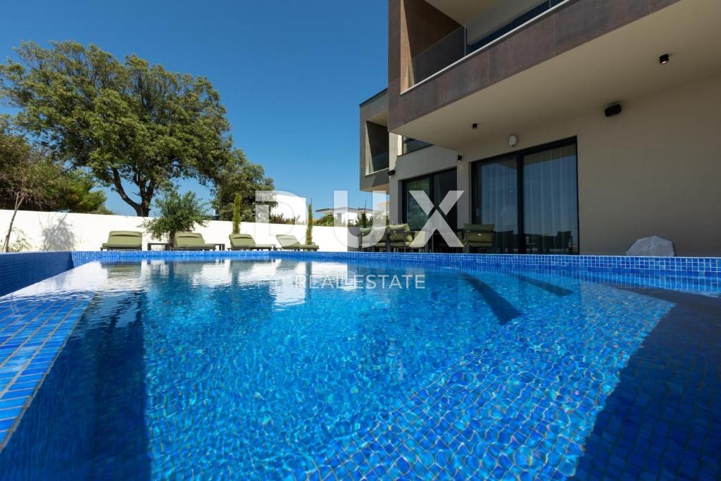 ZADAR, ZATON - villa prima fila al mare