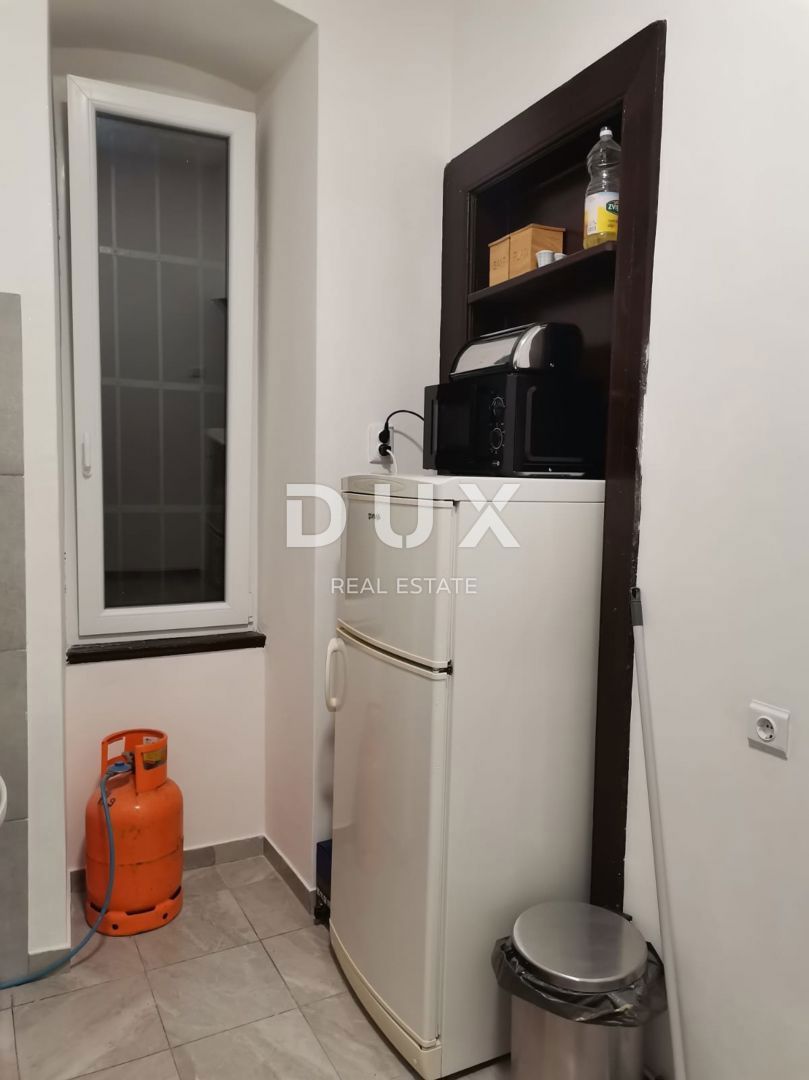 RIJEKA, CENTRO - Spazioso ed elegante appartamento con garage nel cuore della città