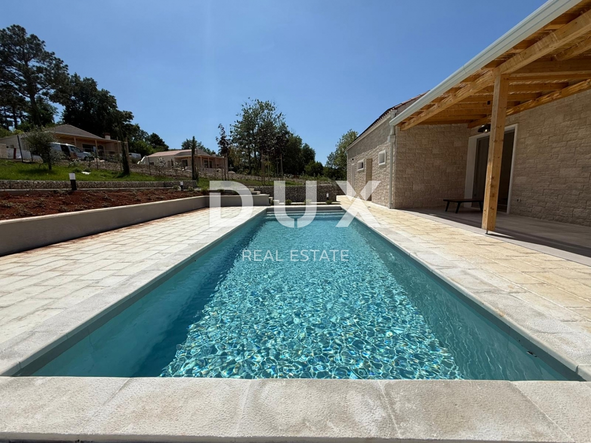 ISTRIA, MONTONA - Nuova costruzione armoniosa con piscina
