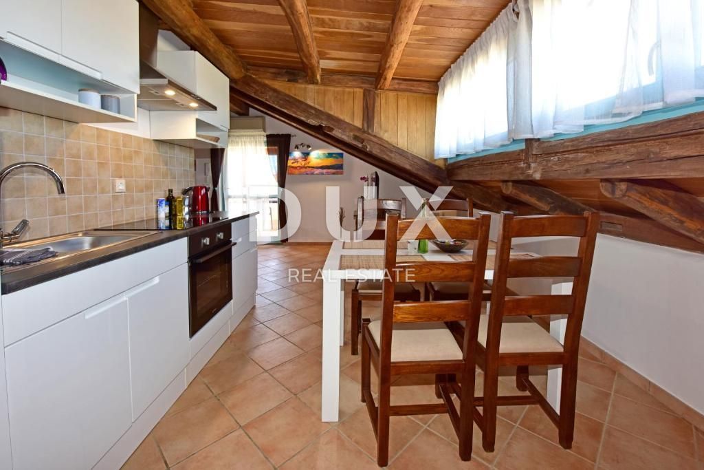 ISTRIA, PARENZO - Appartamento bilocale con vista mare
