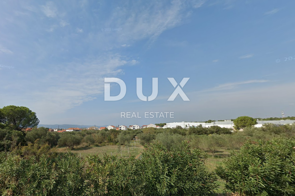 BIOGRAD NA MORU - Terreno edificabile sotto la Magistrala