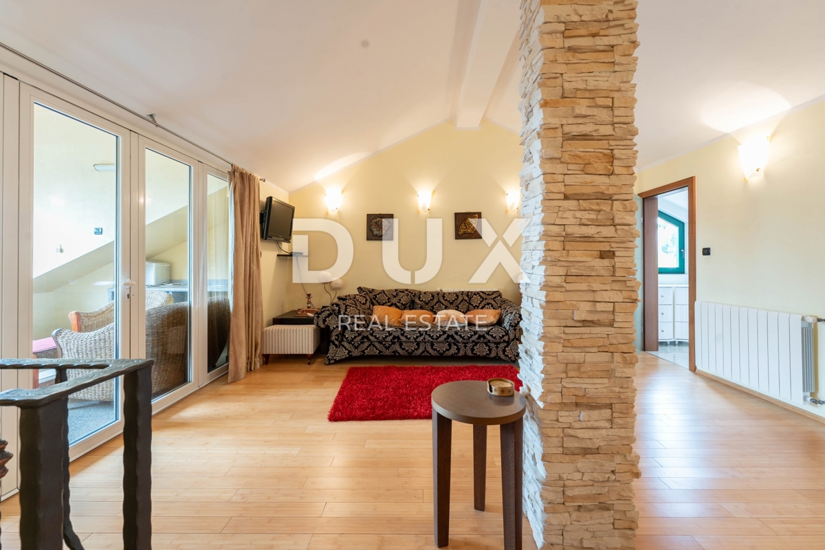 ABBAZIA, CENTRO - Bellissima casa moderna con ingresso privato, giardino di qualità e vista mare