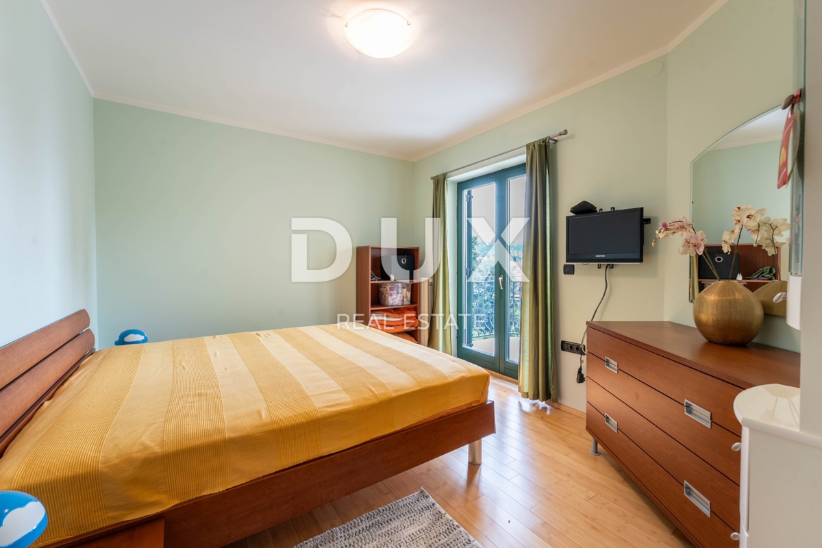 ABBAZIA, CENTRO - Bellissima casa moderna con ingresso privato, giardino di qualità e vista mare