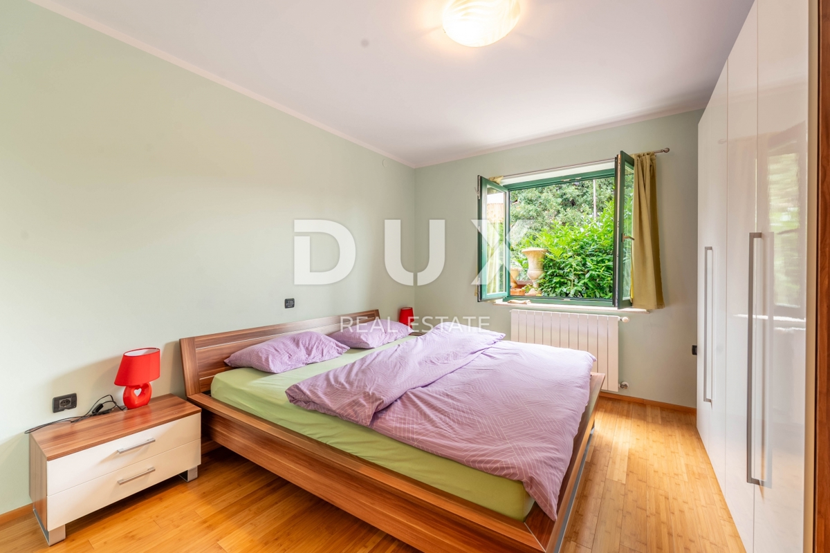 ABBAZIA, CENTRO - Bellissima casa moderna con ingresso privato, giardino di qualità e vista mare