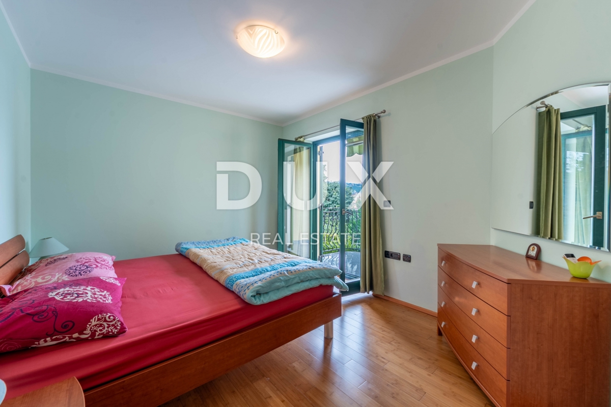 ABBAZIA, CENTRO - Bellissima casa moderna con ingresso privato, giardino di qualità e vista mare