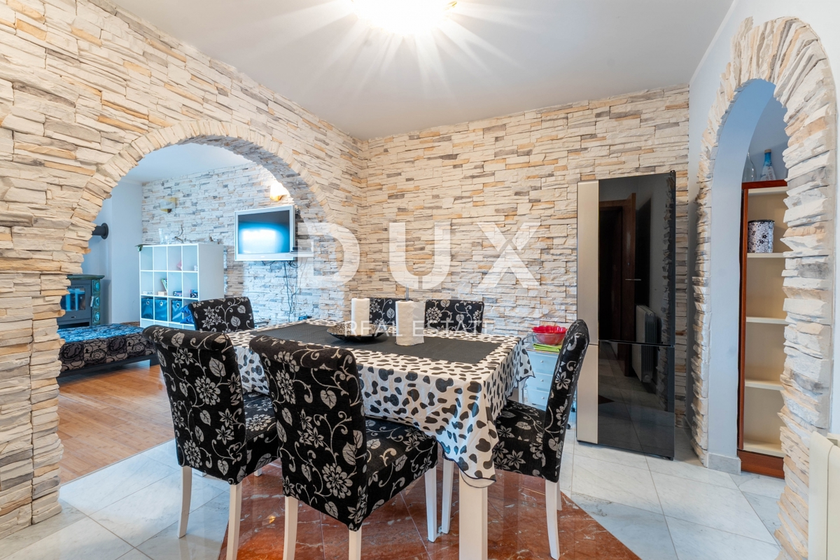 ABBAZIA, CENTRO - Bellissima casa moderna con ingresso privato, giardino di qualità e vista mare