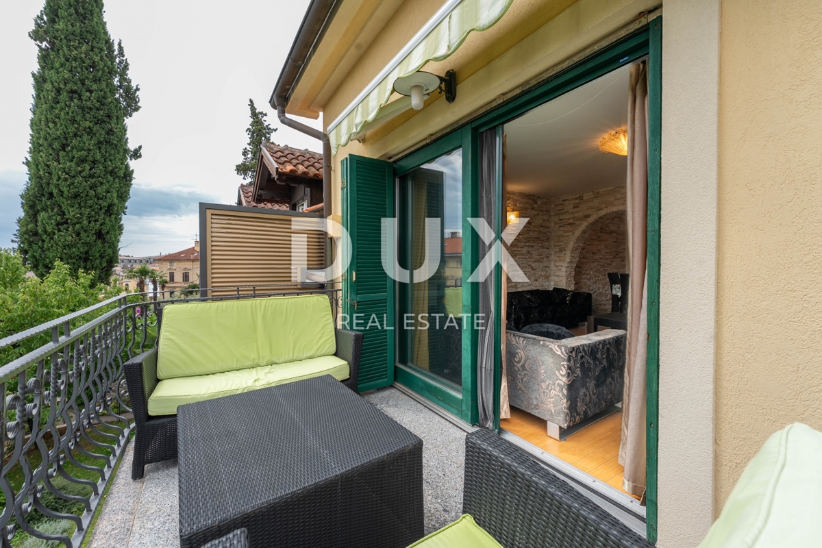 ABBAZIA, CENTRO - Bellissima casa moderna con ingresso privato, giardino di qualità e vista mare