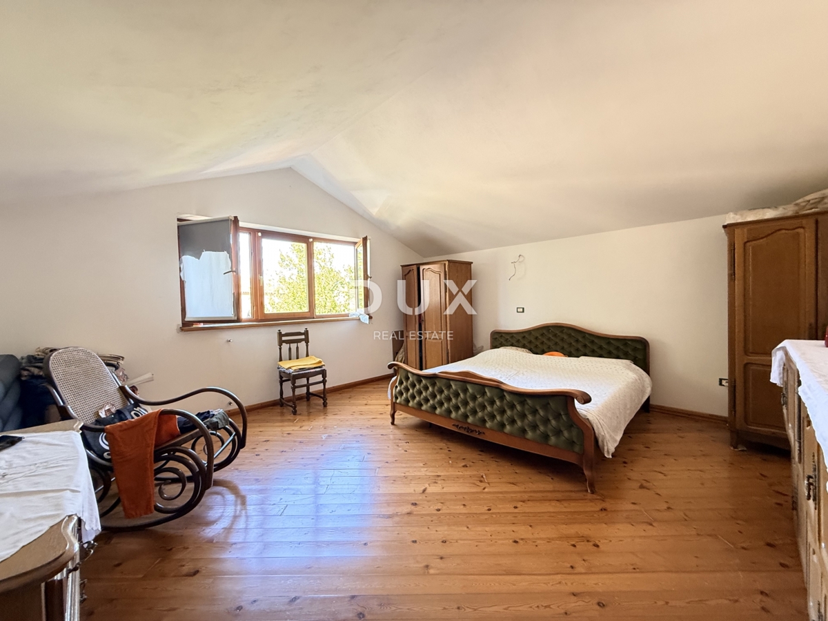 ISTRIA, POMER - casa indipendente 250m2 con garage e giardino, 150m dal mare