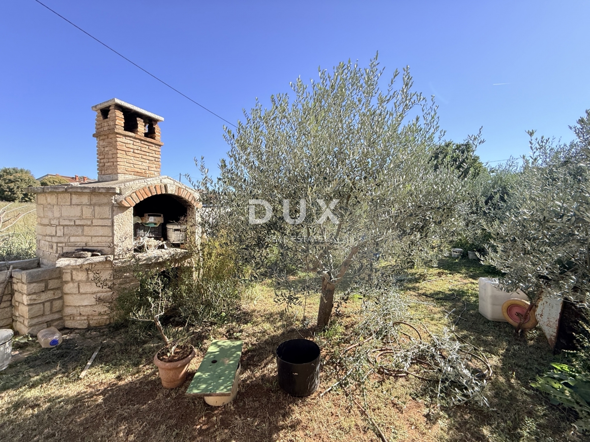 ISTRIA, POMER - casa indipendente 250m2 con garage e giardino, 150m dal mare