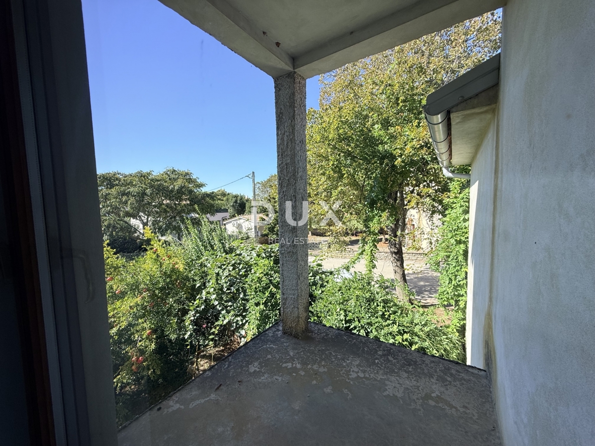 ISTRIA, POMER - casa indipendente 250m2 con garage e giardino, 150m dal mare