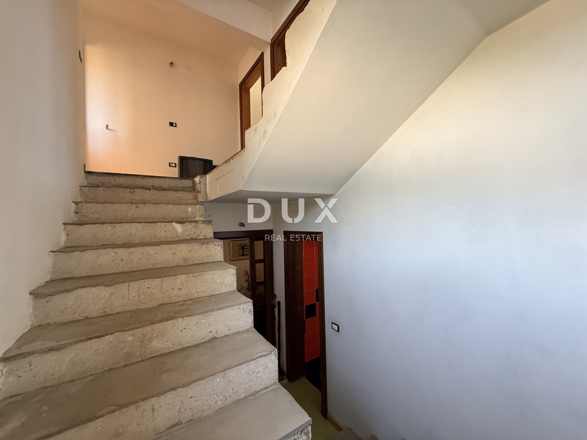 ISTRIA, POMER - casa indipendente 250m2 con garage e giardino, 150m dal mare