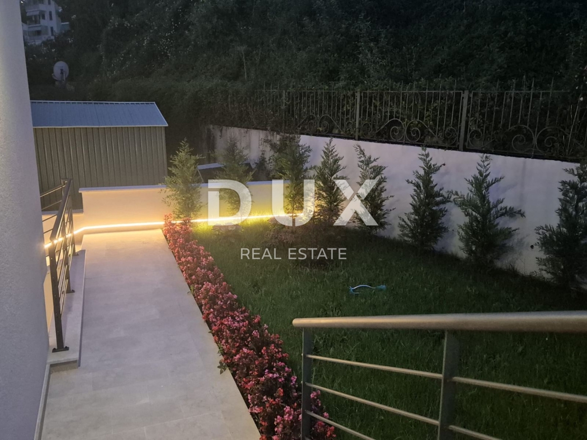 ABBAZIA, LOVRAN - appartamento di lusso di 141 m2 con piscina, a 300 m dal mare