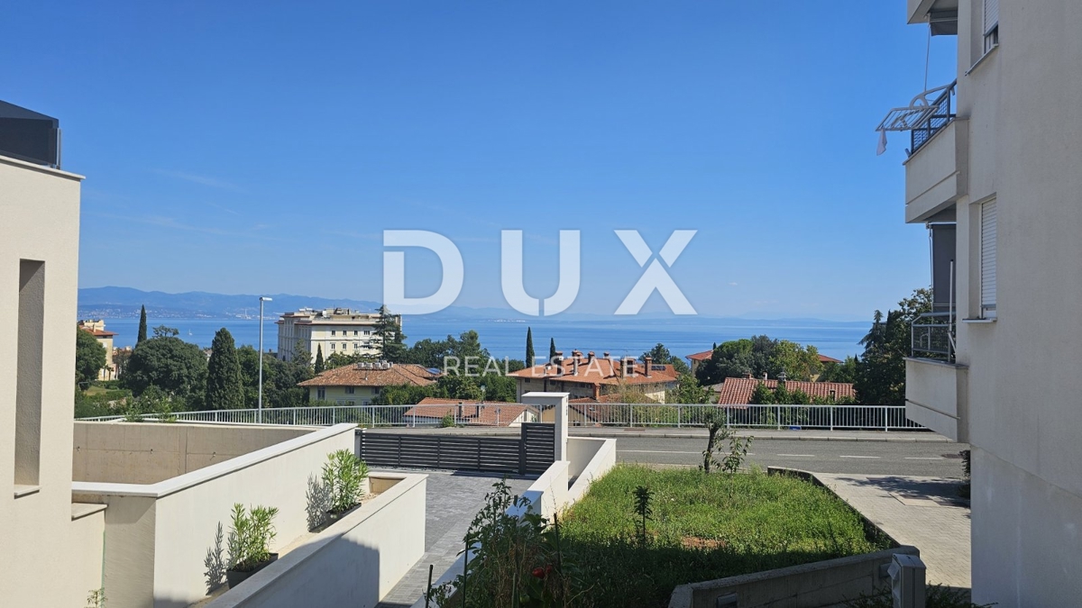 ABBAZIA, LOVRAN - appartamento di lusso di 141 m2 con piscina, a 300 m dal mare