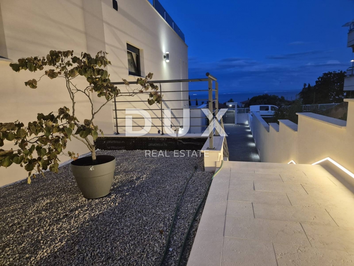 ABBAZIA, LOVRAN - appartamento di lusso di 141 m2 con piscina, a 300 m dal mare