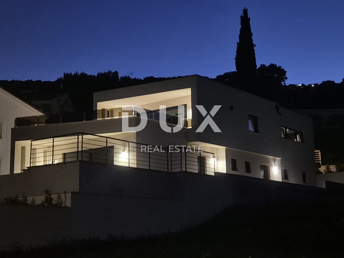 ABBAZIA, LOVRAN - appartamento di lusso di 141 m2 con piscina, a 300 m dal mare