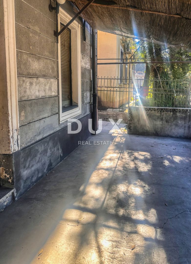 RIJEKA, CENTRO PIÙ AMPIAMENTE - Spazio commerciale con terrazza vicino al centro