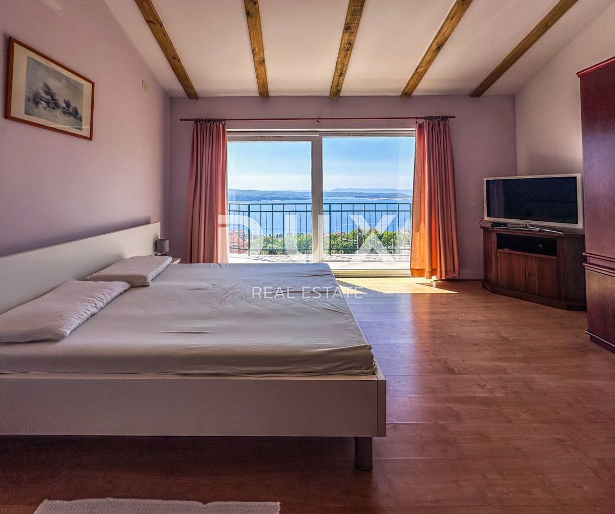 CRIKVENICA - Spaziosa casa con splendida vista sul mare, a 500 m dalla spiaggia