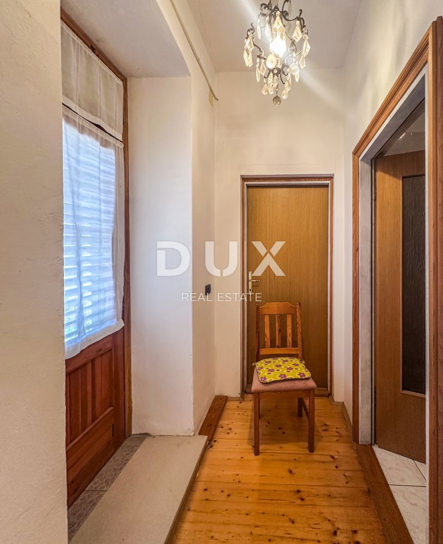 CRIKVENICA - Spaziosa casa con splendida vista sul mare, a 500 m dalla spiaggia