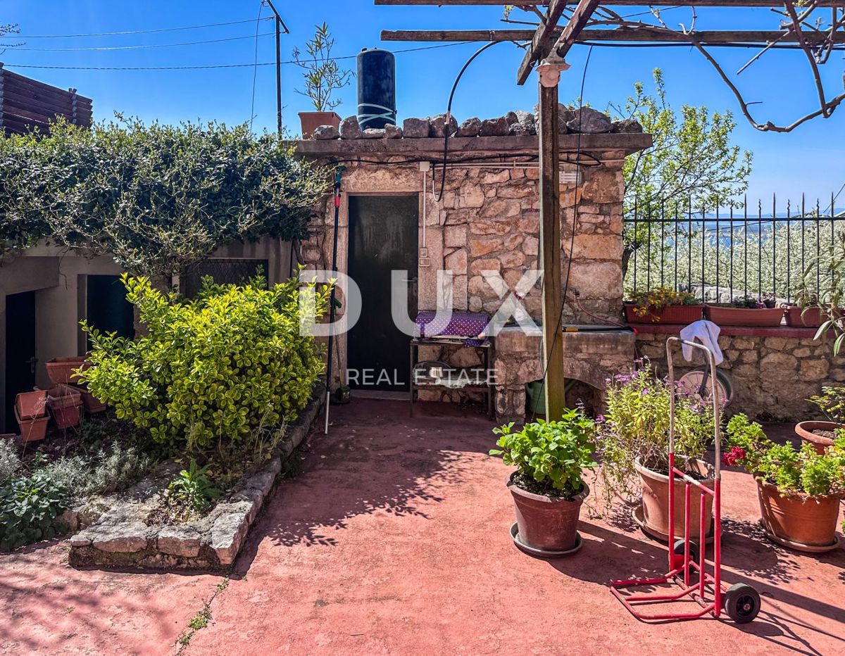 CRIKVENICA - Spaziosa casa con splendida vista sul mare, a 500 m dalla spiaggia