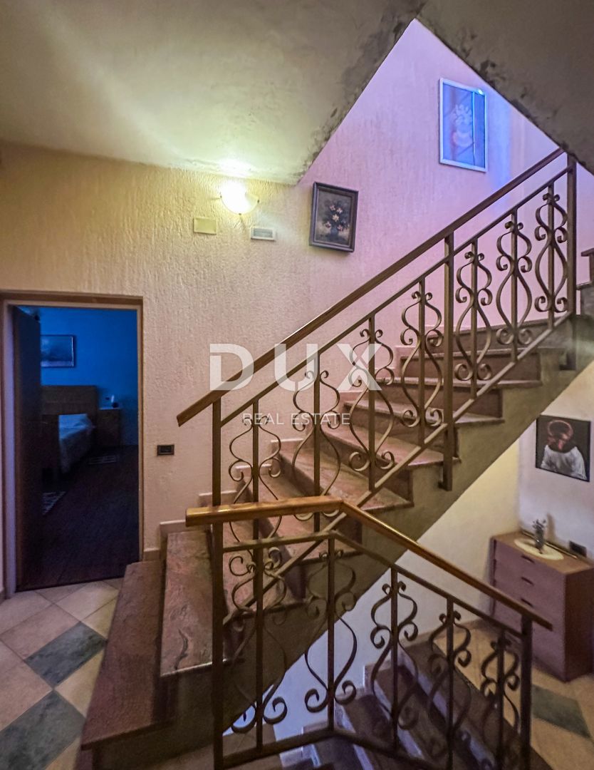 CRIKVENICA - Spaziosa casa con splendida vista sul mare, a 500 m dalla spiaggia