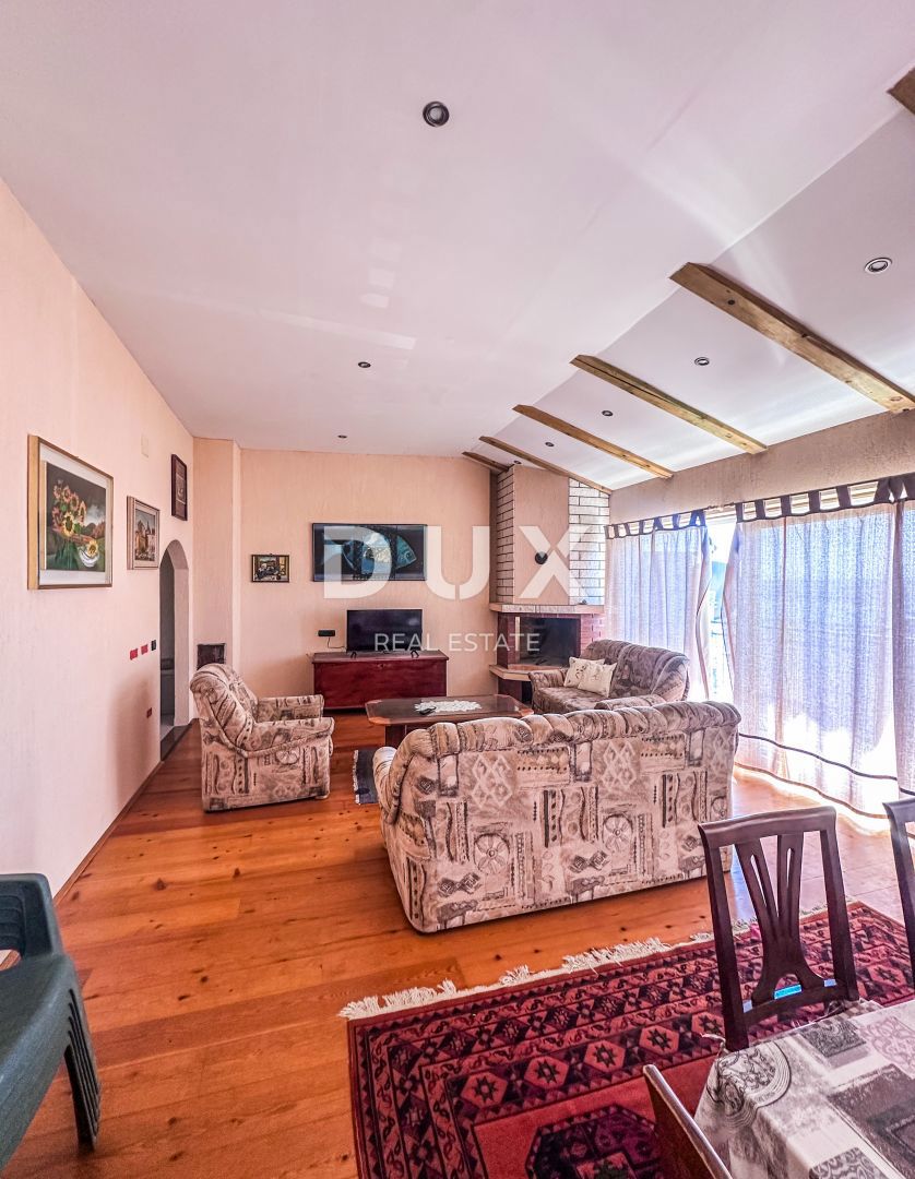 CRIKVENICA - Spaziosa casa con splendida vista sul mare, a 500 m dalla spiaggia