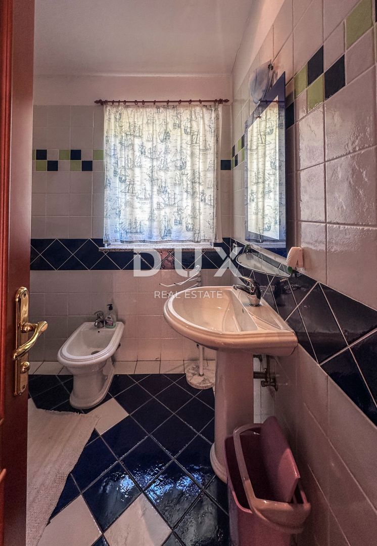 CRIKVENICA - Spaziosa casa con splendida vista sul mare, a 500 m dalla spiaggia